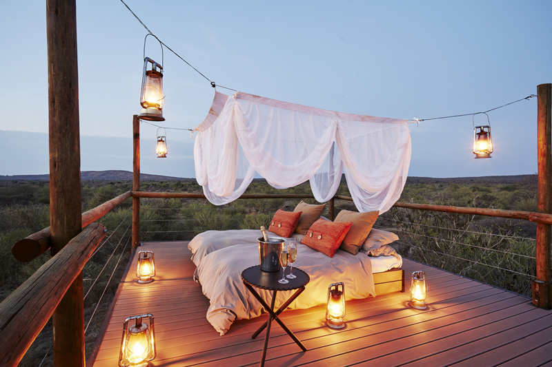 africa-under-the-stars-Sanctuary-Makanyane-Sleep-Out-Hide