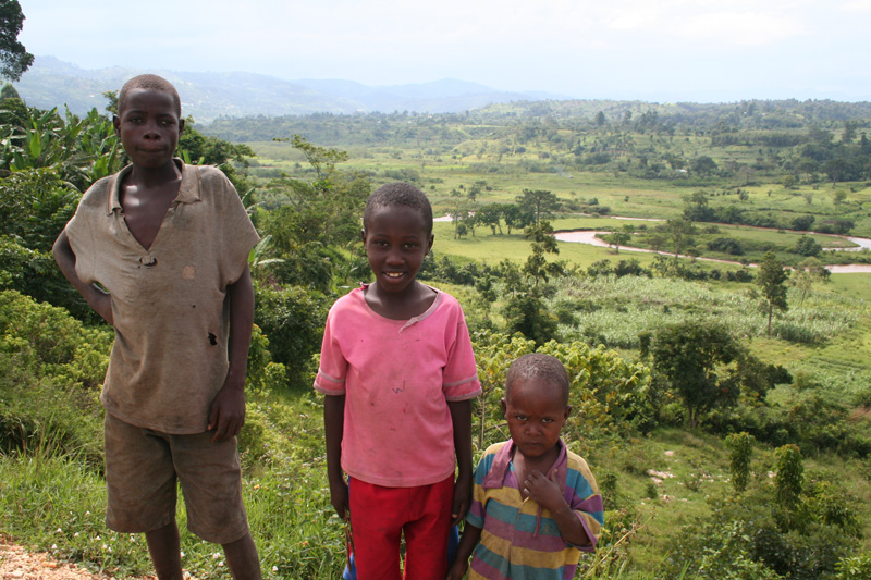 volcanoes-safaris-working-with-local-communites-in-uganda-and-rwanda