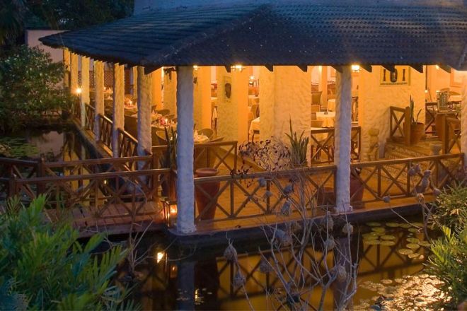 Pinewood Beach Resort & Spa Bahari Lounge