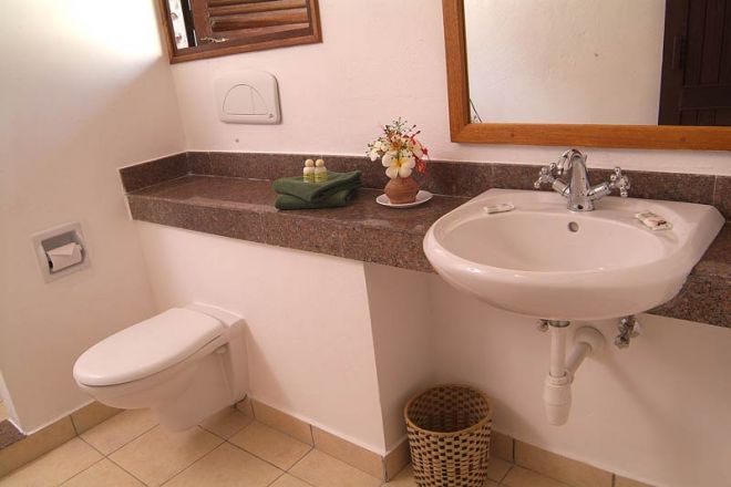 Pinewood Beach Resort & Spa Baobab Suite Bathroom