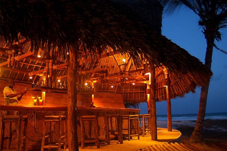 Pinewood Beach Resort & Spa Jahazi Bar
