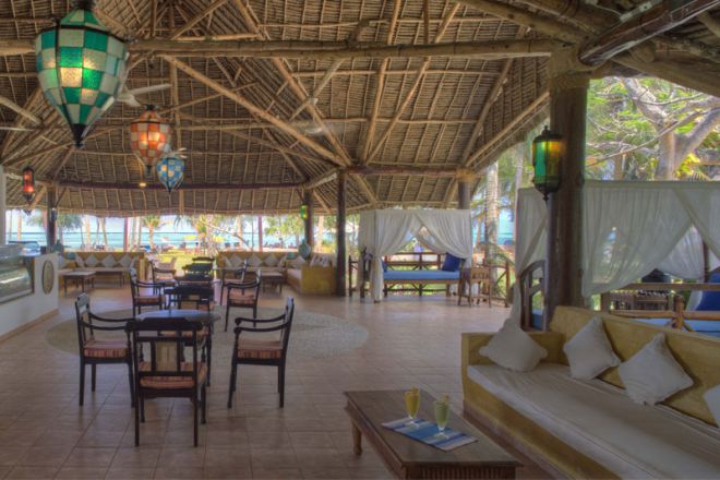 Bluebay Beach Resort & Spa deli terrace cafe
