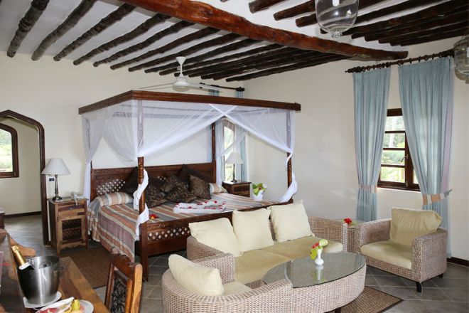 Bluebay Beach Resort & Spa sultan suite bedroom