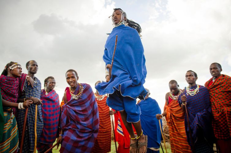 Entamanu Ngorongoro maasai jumping
