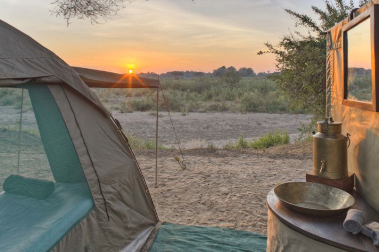 Kichaka Expeditions untamed tent and bathroom