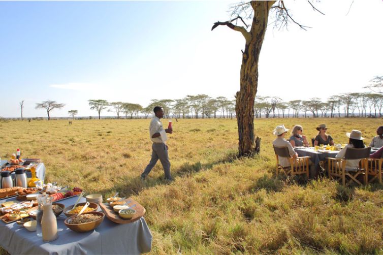 Namiri Plains bush breakfast
