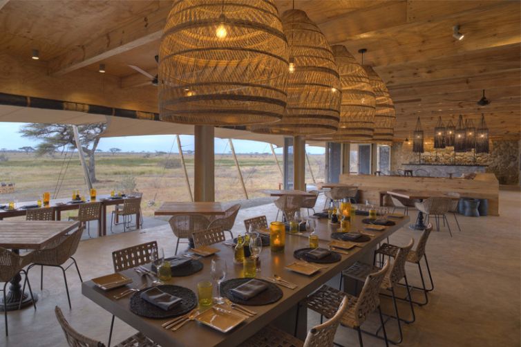 Namiri Plains dining