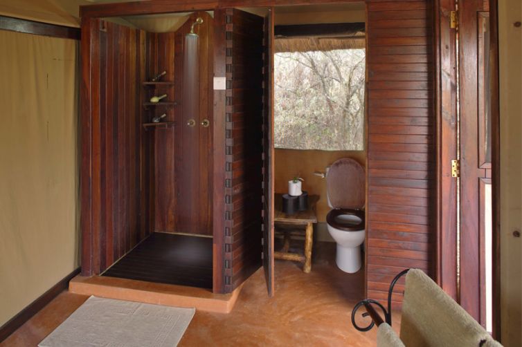 Olivers Camp bathroom