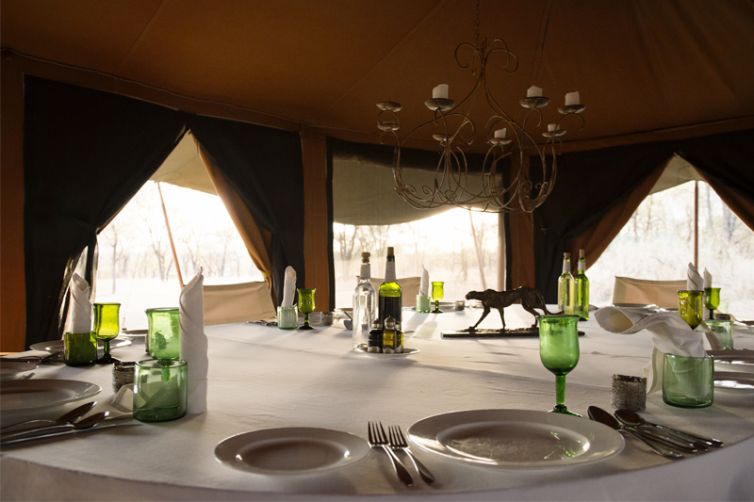 Serian Serengeti Kusini Lamai Camps dining