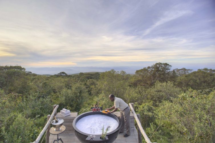 The Highlands honeymoon hot tub