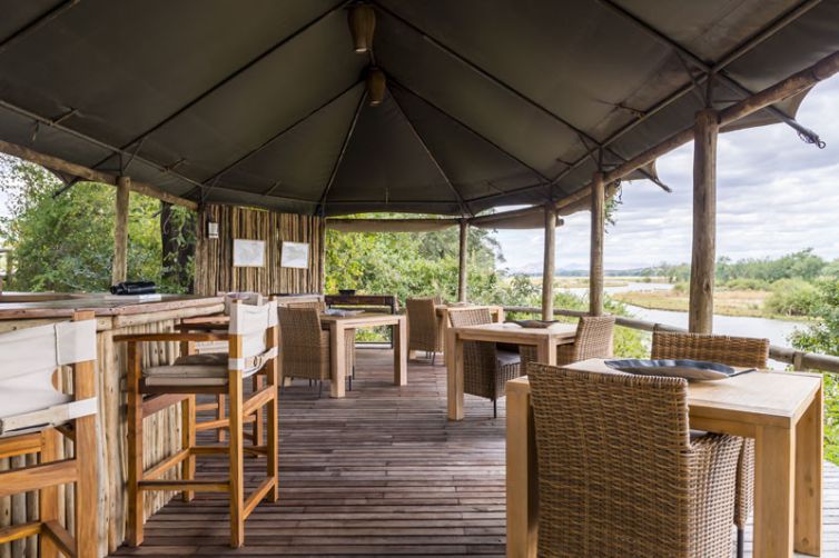 Amanzi Camp Bar Dining