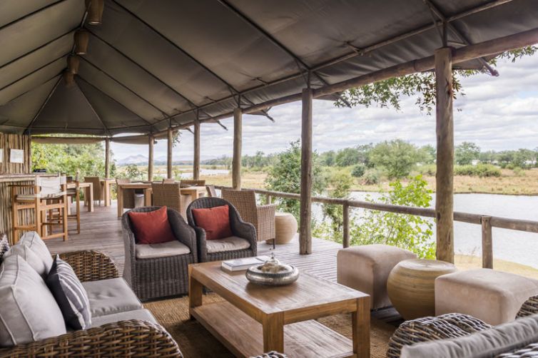 Amanzi Camp Lounge