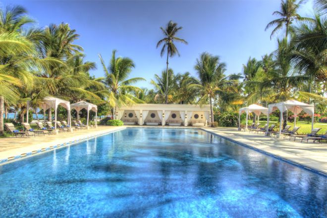 Baraza Resort & Spa pool