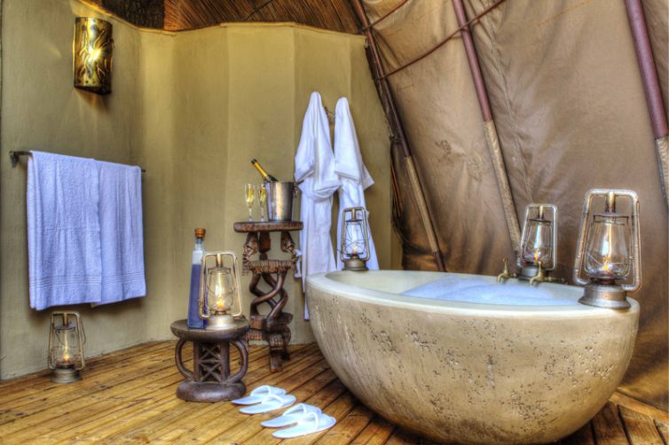 Okuti Camp Honeymoon Bath
