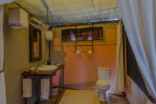 Ol Seki Hemingways Mara Bathroom