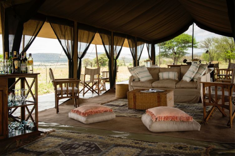 Serengeti Safari Camp lounge and bar