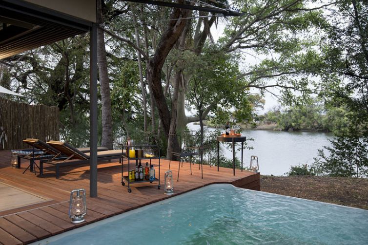 Thorntree River Lodge Room Deck