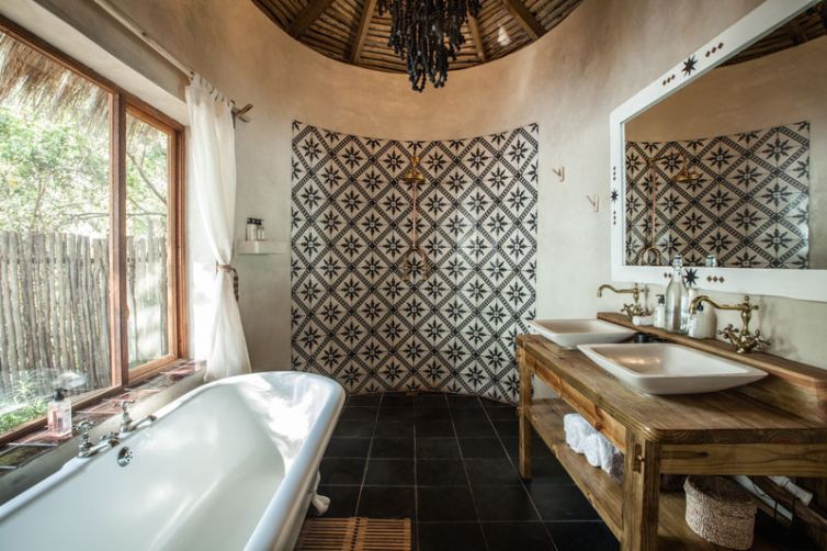 Tongabezi Lodge River Cottage Bathroom