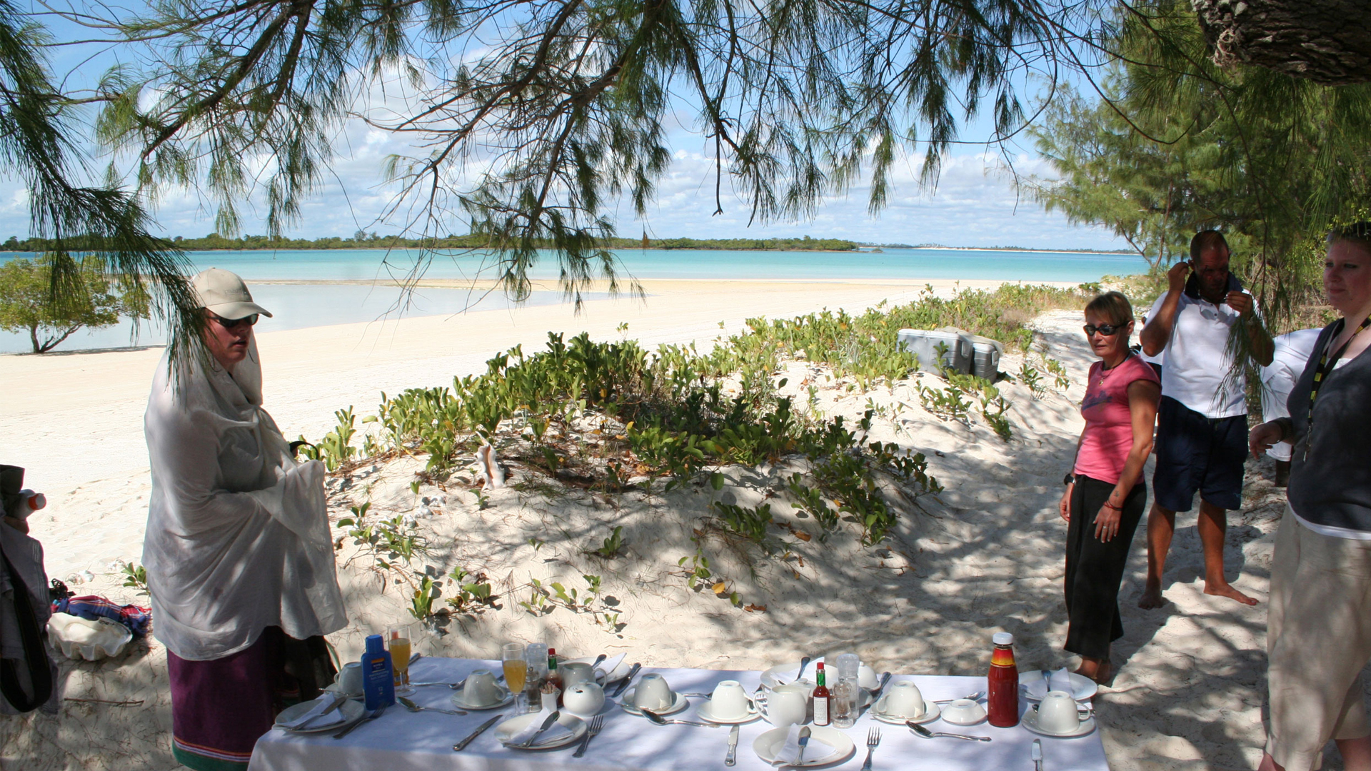 mozambique-testimonials -Rongu-Island-Lunch-Beach