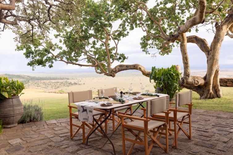 singita-Sasakwa-lodge-outdoor-dining-c-s-pj