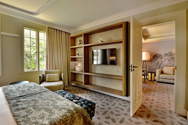 the-victoria-falls-hotel-Premium-Room-view