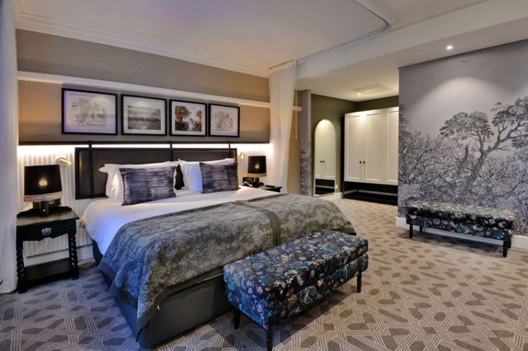 the-victoria-falls-hotel-premium-room-bedroom