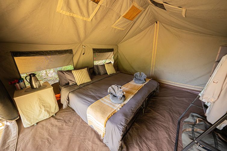 Golden Africa Safaris - Botswana Safari Camps & Lodges