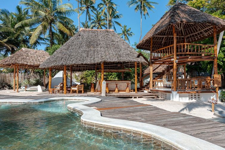 Water Lovers Beach Resort - Bar and Pool