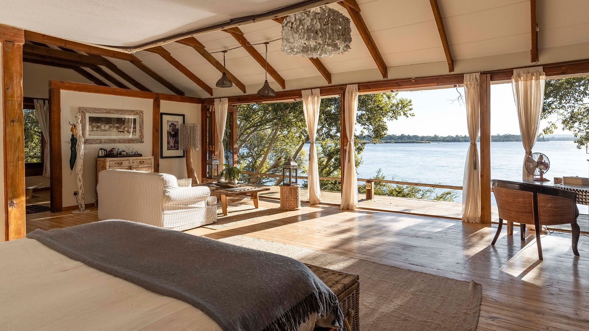 Tongabezi-Lodge-HEADER-c_GS