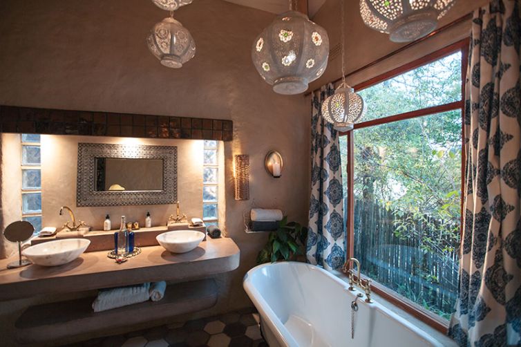 Tongabezi-Lodge-Nut-House-bathroom-c_GS