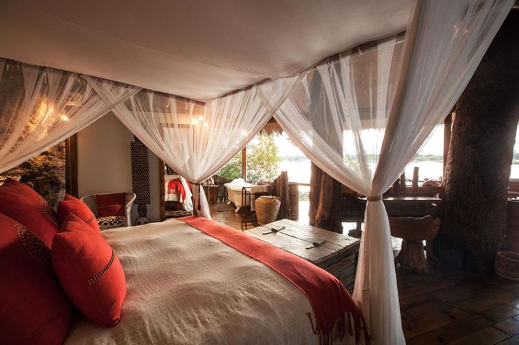 Tongabezi-Lodge-Tree-house-bedroom-view-c_GS