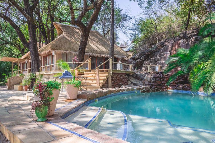 Tongabezi-Lodge-main-lodge-pool-c_GS