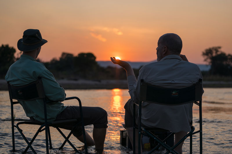 02 Kutandala Camp sundowner c CZ