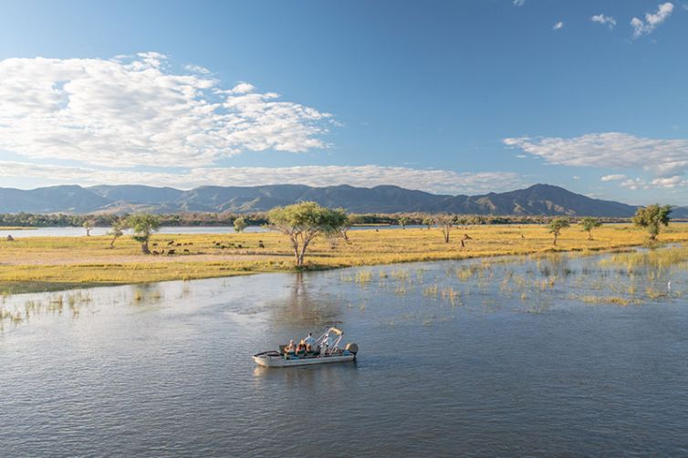 Time-+-Tide-Chongwe-House-boat-c_TAT