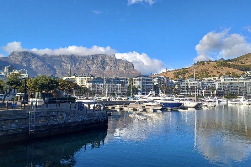 2 Waterfront with Table mountain