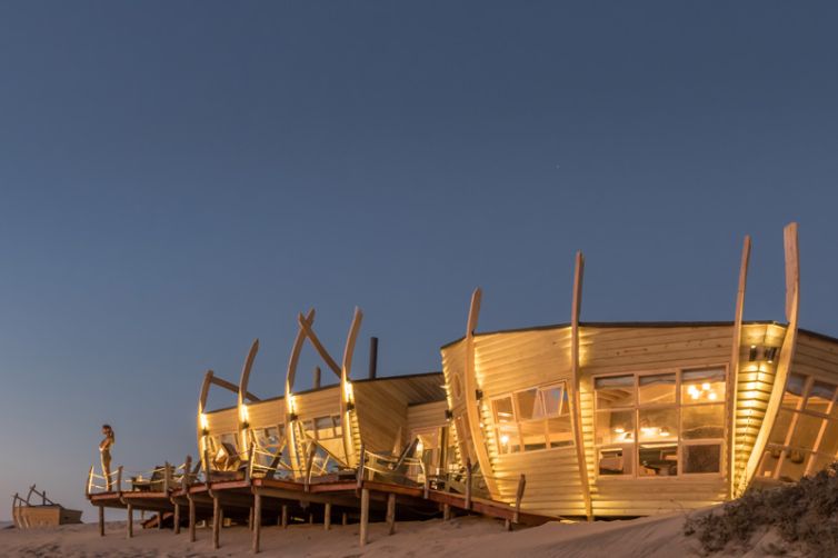 Shipwreck Lodge (2)