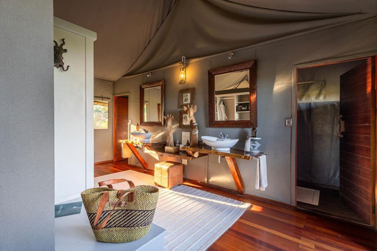Chitabe-Lediba-tent-4-c_WS